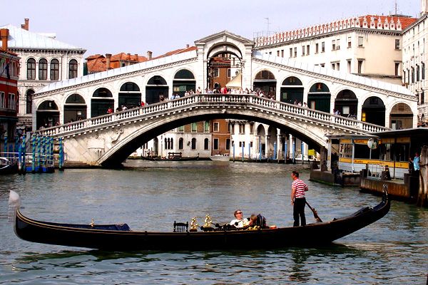 Une vue du Pont Rialto
