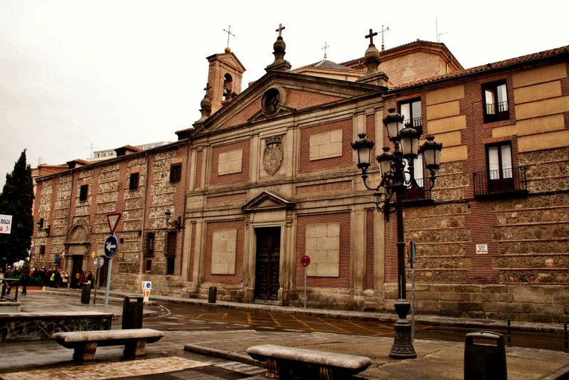 Fachada del Monasterio de las Descalzas en Madrid