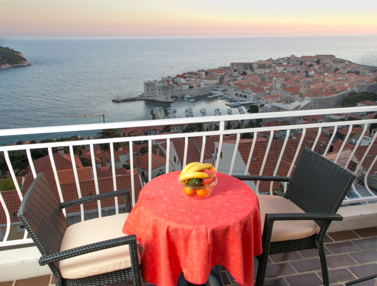 521839_Dubrovnik_Croatia-768x582