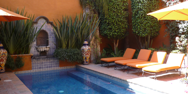 comm653_600x300_should_mirey3