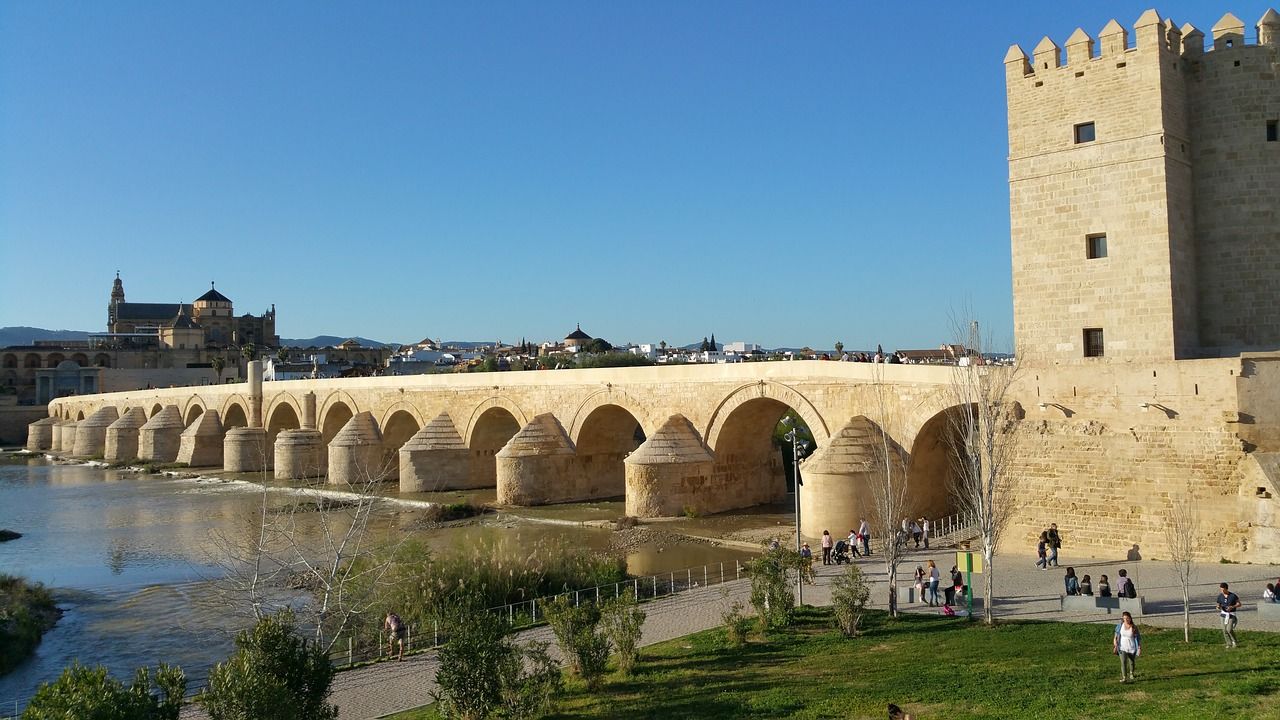que-visitar-en-cordoba-puente-romano-calahorra-1541632_1280