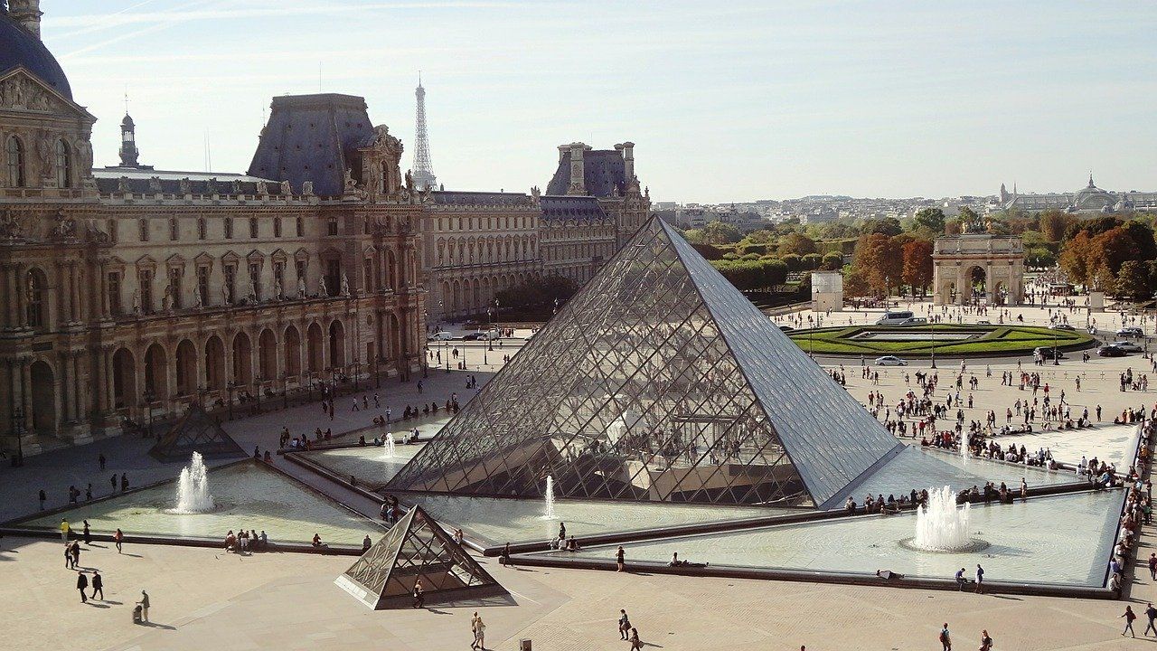 louvre_Paris_intercambio-de-casas