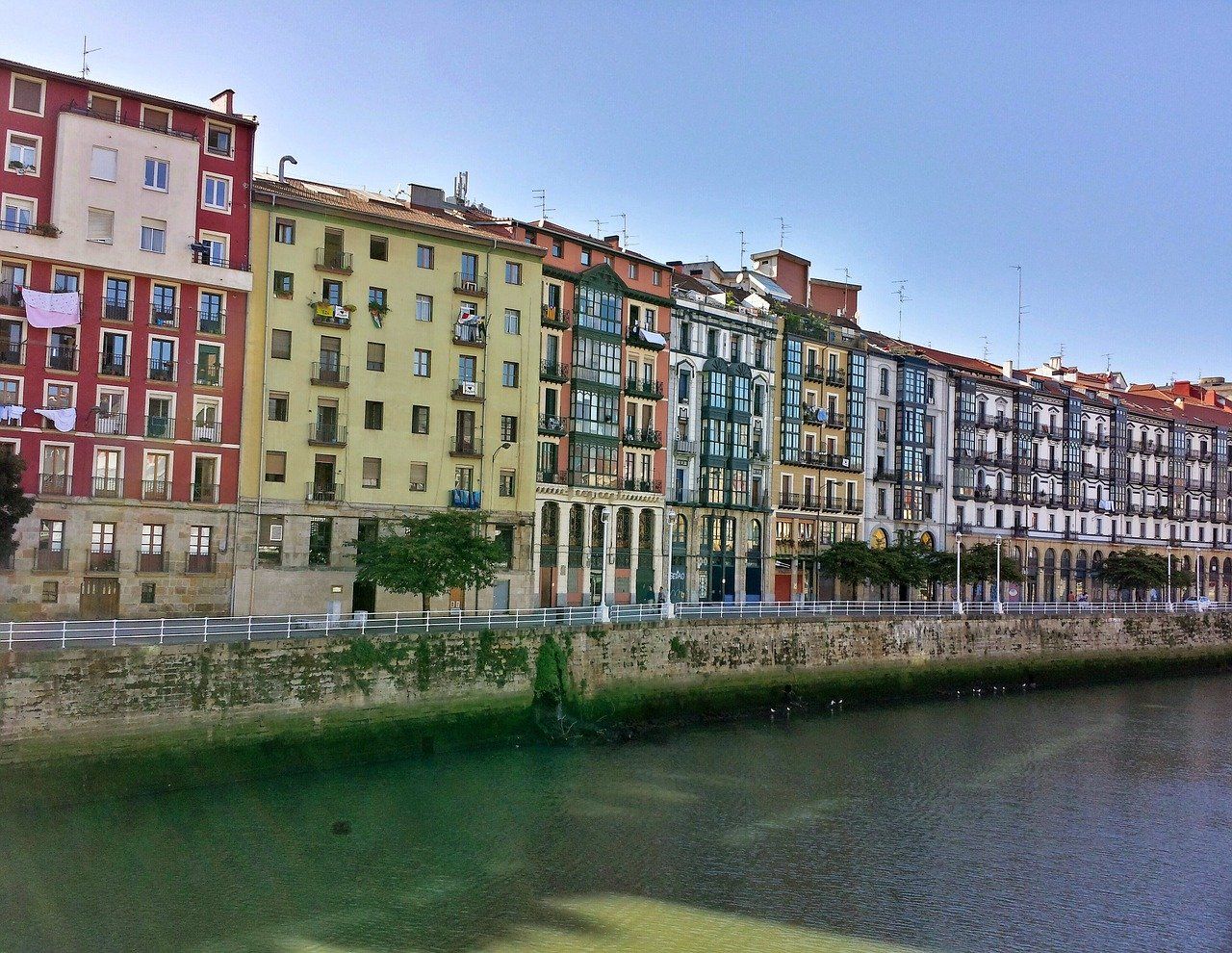 pasear por la ria de bilbao
