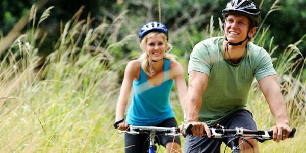 Alt pareja_bicicleta_HomeExchange, title pareja_bicicleta_HomeExchange