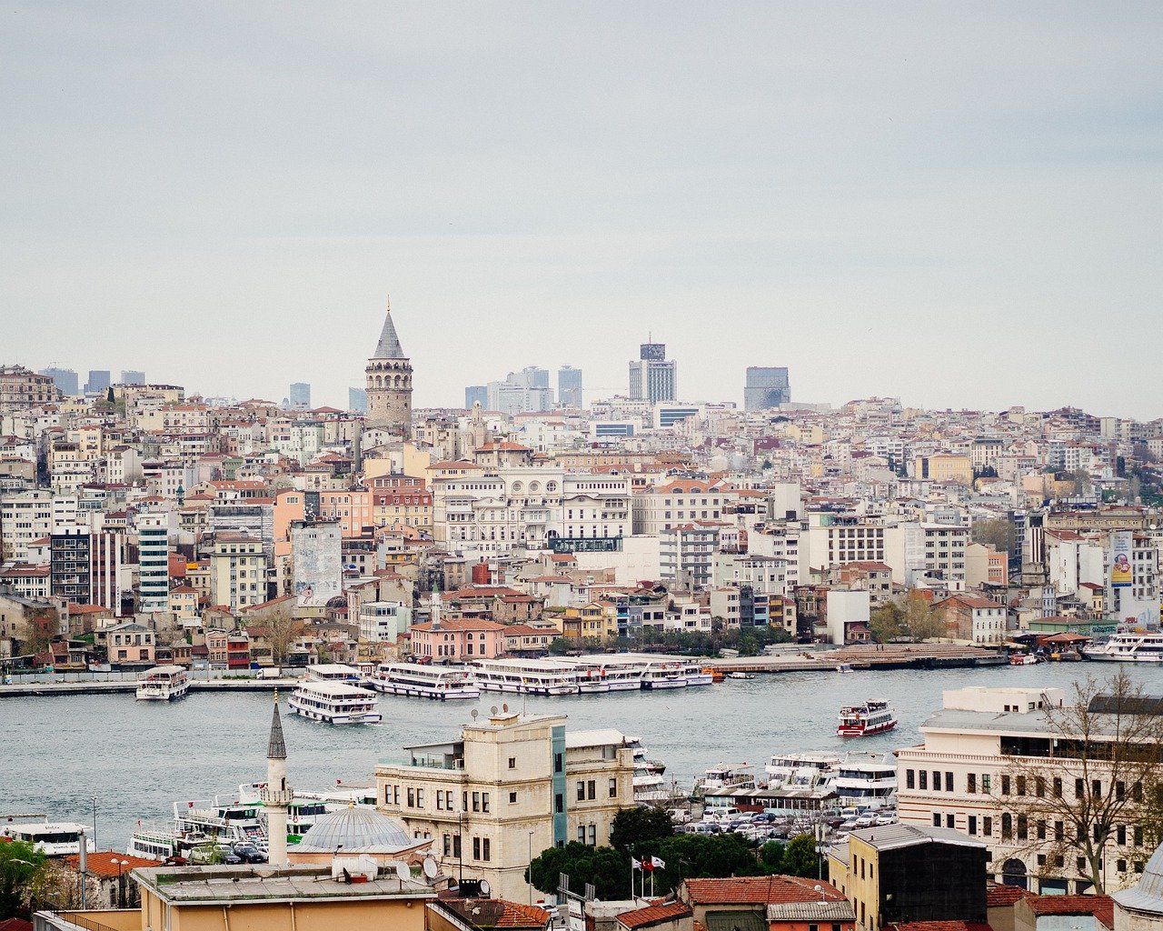 Alt Estambul-HomeExchange-galata, title Estambul-HomeExchange-galata