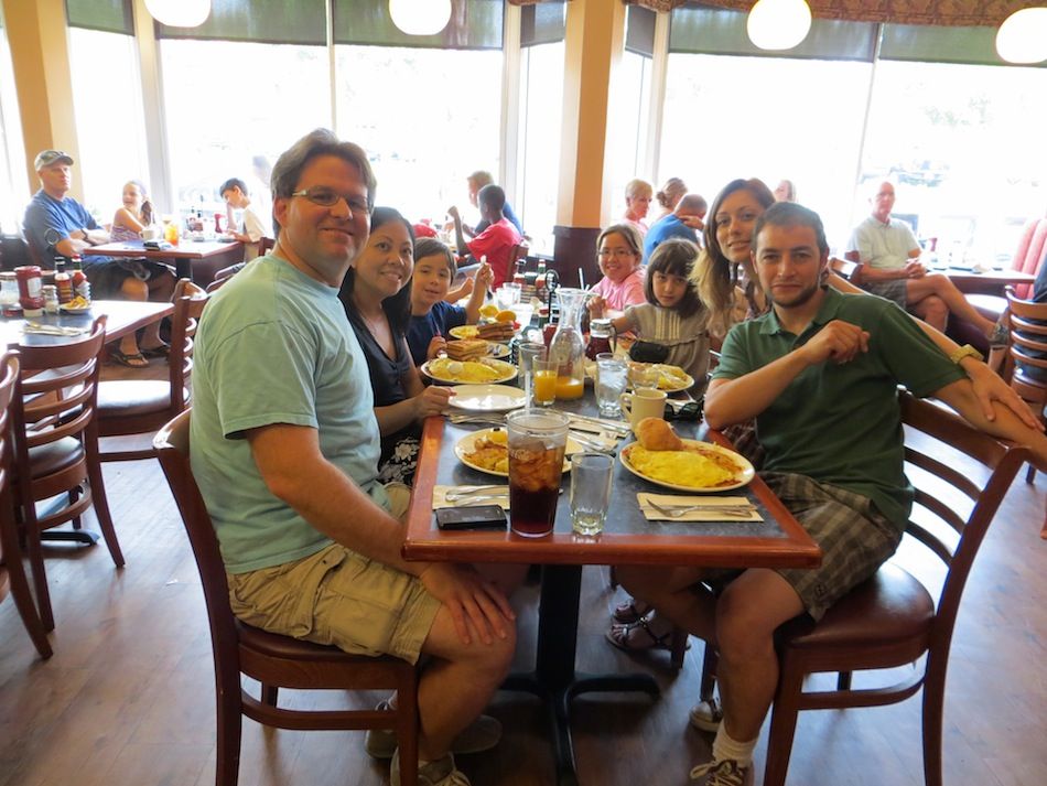 Alt intercambio-de-casas-Desayuno-familia-McKinney-San-Diego, title intercambio-de-casas-Desayuno-familia-McKinney-San-Diego