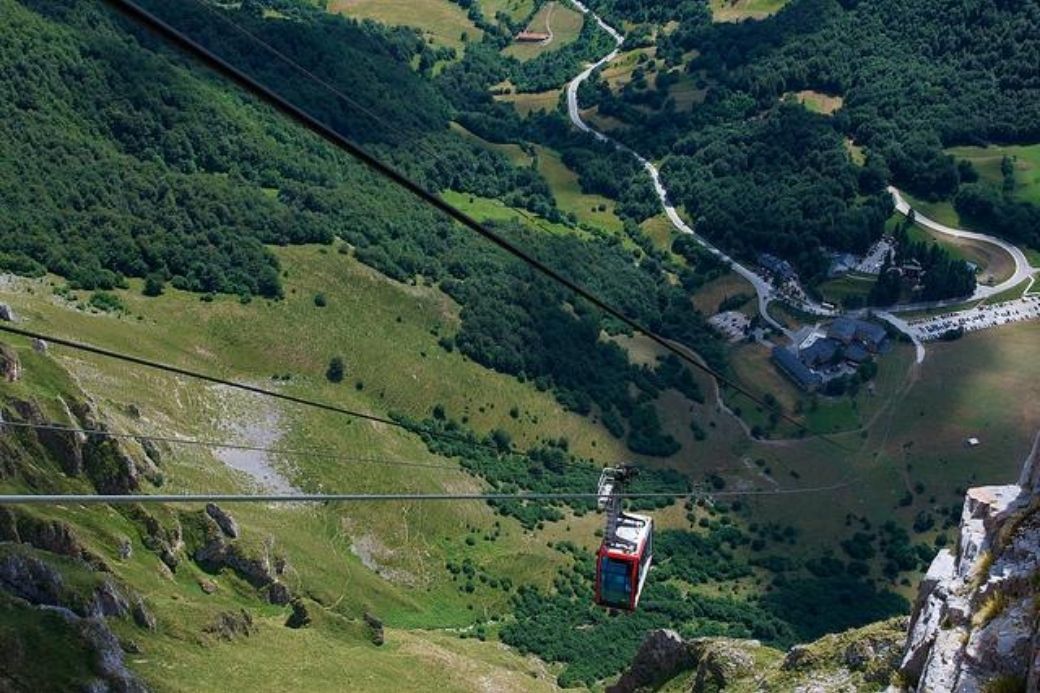 Alt vacaciones-en-cantabria_picos-de-europa_teleferico_Fuente-de_montana, title vacaciones-en-cantabria_picos-de-europa_teleferico_Fuente-de_montana