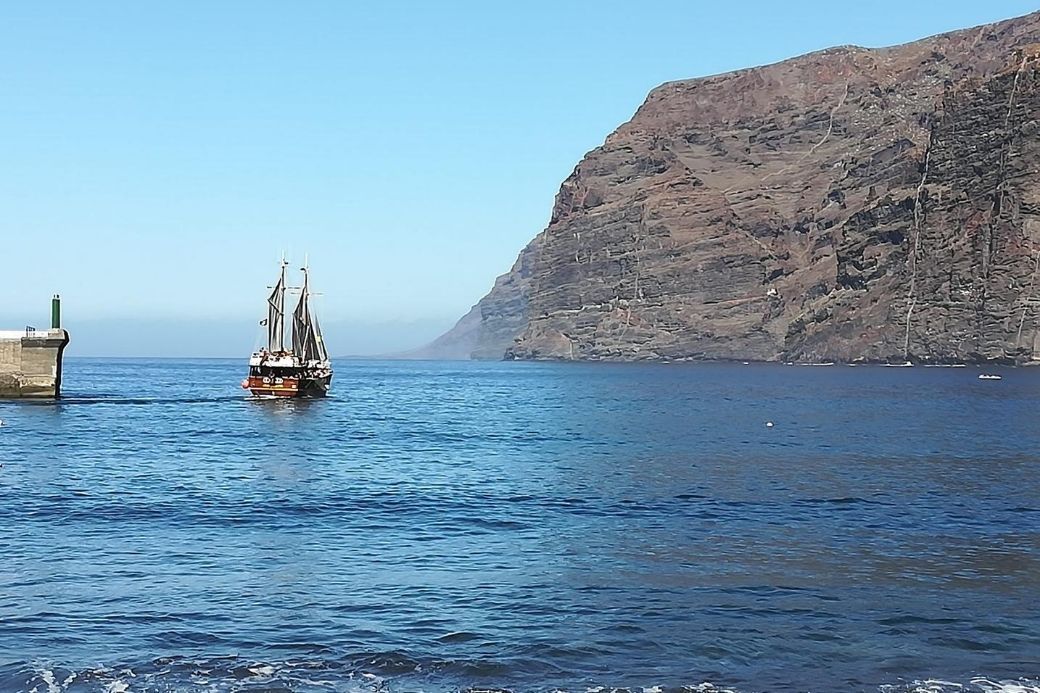 Alt Acantilado-de-los-Gigantes_Tenerife_Canarias_mar_galeon, title Acantilado-de-los-Gigantes_Tenerife_Canarias_mar_galeon