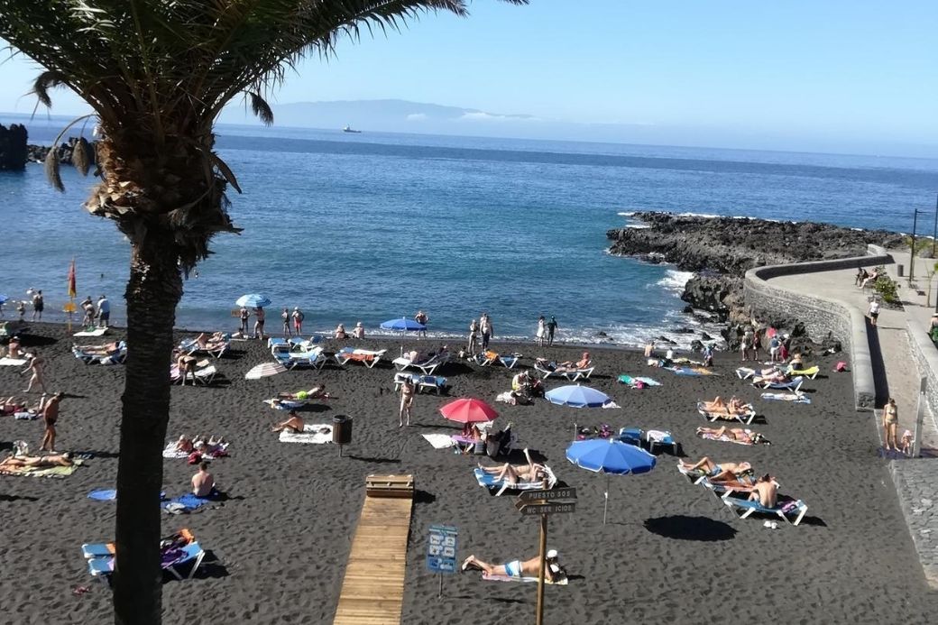Alt Garachico_Tenerife_playa_arena-oscura_Canarias, title Garachico_Tenerife_playa_arena-oscura_Canarias
