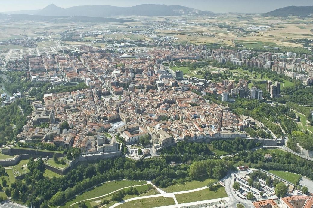 Alt Pamplona_ciudad_intercambio-de-casas_HOmeExchange, title Pamplona_ciudad_intercambio-de-casas_HOmeExchange