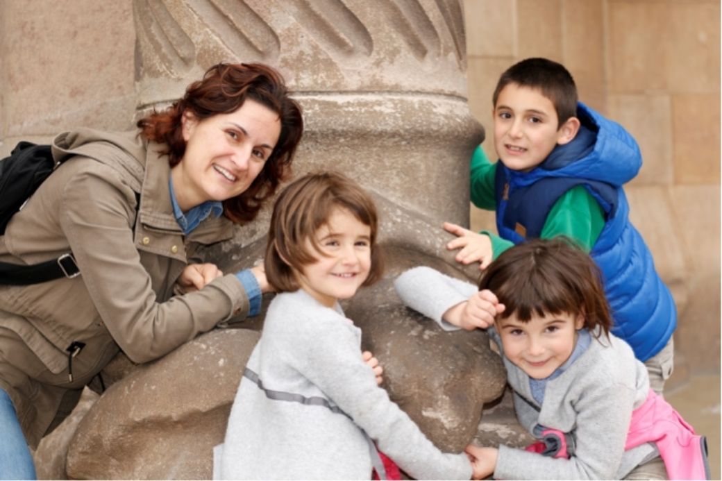 Alt viajar-con-nin-os_visitar-Barcelona_HomeExchange, title viajar-con-nin-os_visitar-Barcelona_HomeExchange