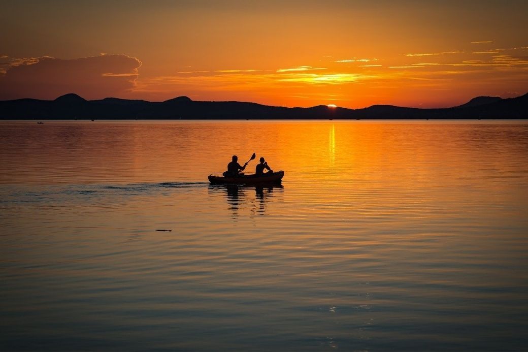 Alt Lago-Balaton_visitar-Hungria_barca, title Lago-Balaton_visitar-Hungria_barca