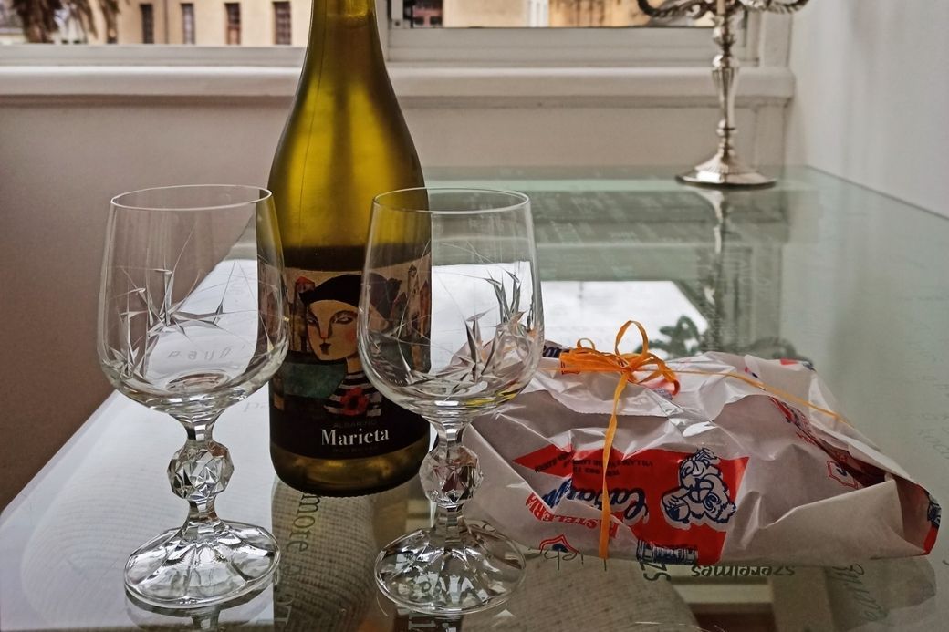 Alt souvenirs_intercambio-de-casas_botella_bienvenida, title souvenirs_intercambio-de-casas_botella_bienvenida