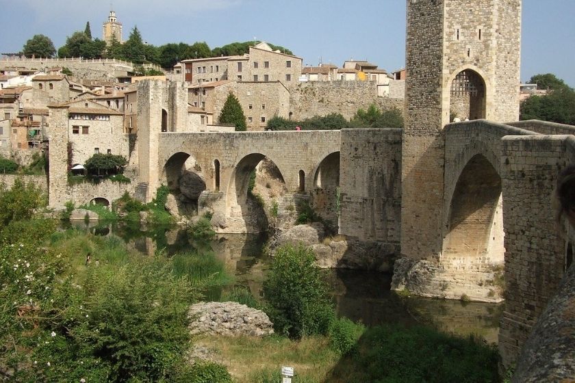 alt Besalu-verano-en-espan-a-vacaciones-intercambio-de-casas, title Besalu-verano-en-espan-a-vacaciones-intercambio-de-casa