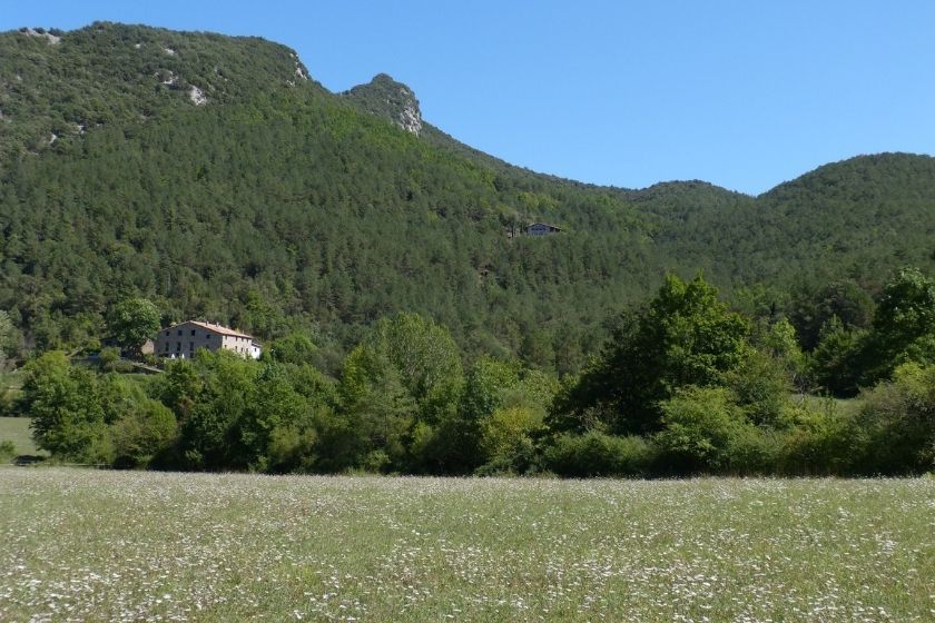 alt Olot_gerona_vacaciones-de-verano_prado_volcan, title Olot_gerona_vacaciones-de-verano_prado_volcan