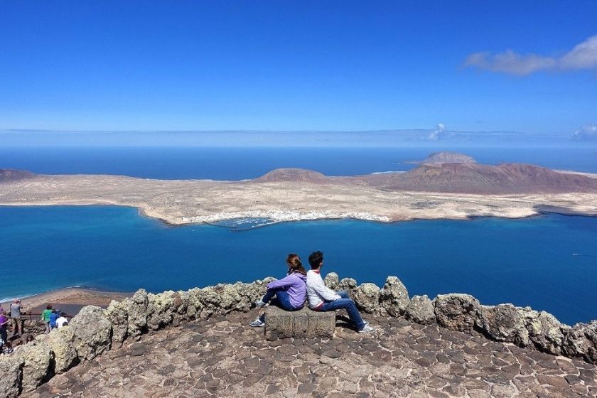 alt mejores-playas-de-lanzarote_mirador-del-rio, title mejores-playas-de-lanzarote_mirador-del-rio