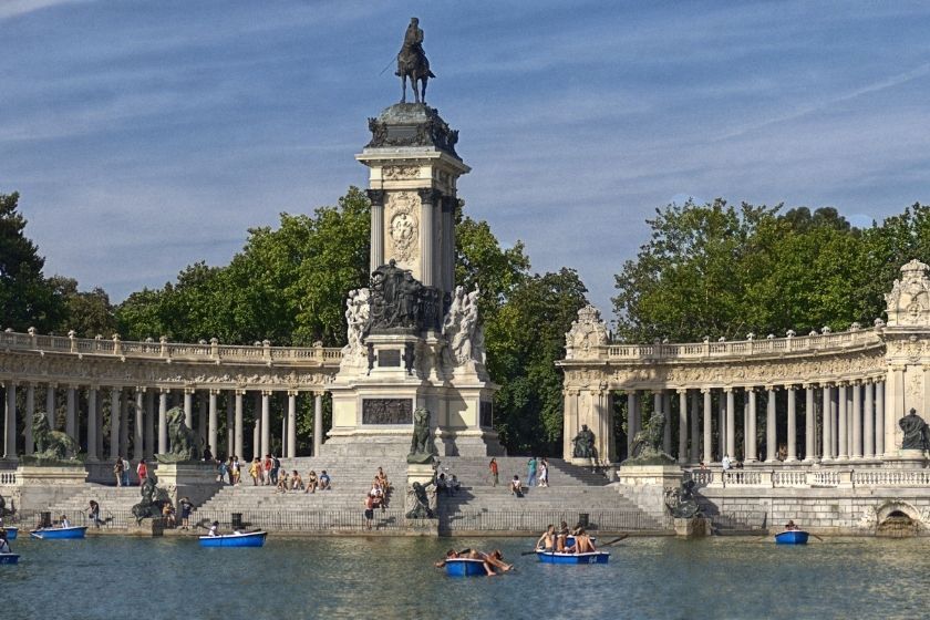 alt parque-del-retiro_madrid_vacaciones-de-verano, title parque-del-retiro_madrid_vacaciones-de-verano