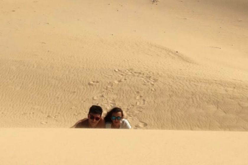 alt vacaciones-de-verano-Fuerteventura_intercambio-de-casas_dunas_pareja_canarias-o-baleares, title vacaciones-de-verano-Fuerteventura_intercambio-de-casas_dunas_pareja