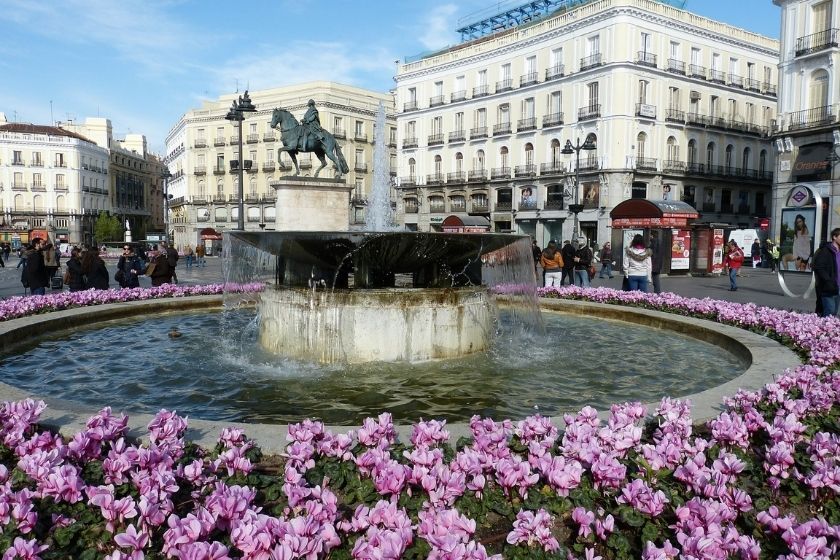 alt vacaciones-en-familia_madrid_HomeExchange, title vacaciones-en-familia_madrid_HomeExchange