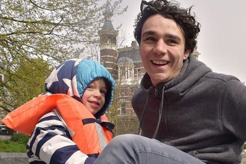 alt donde-ir-con-ninos_amsterdam_viajar-con-ninos_padre-e-hijo, title donde-ir-con-ninos_amsterdam_viajar-con-ninos_padre-e-hijo