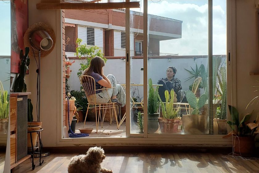 Amigos disfrutando de un intercambio de casas en Bilbao