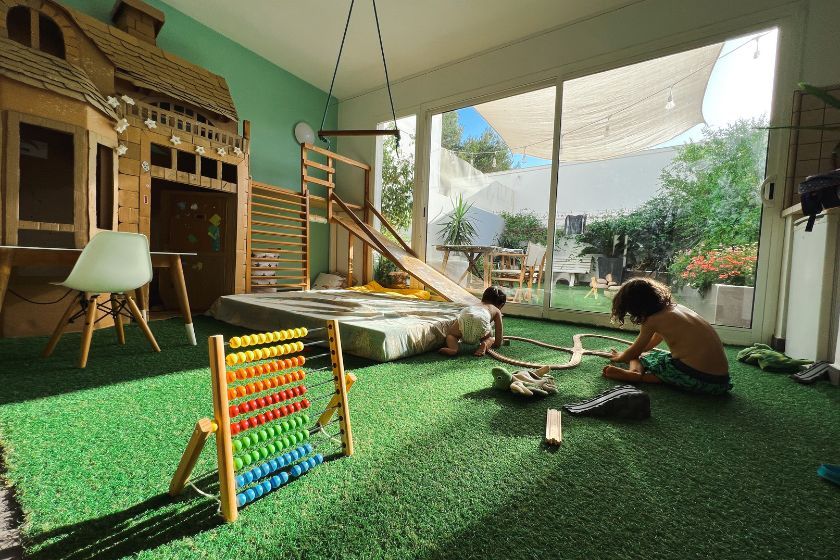 Intercambio de casas con ninos en Menorca Mochiadictos