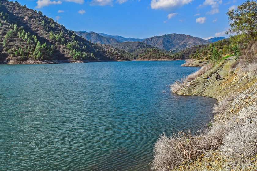 20 lagos más bonitos de España Embalse de Contreras
