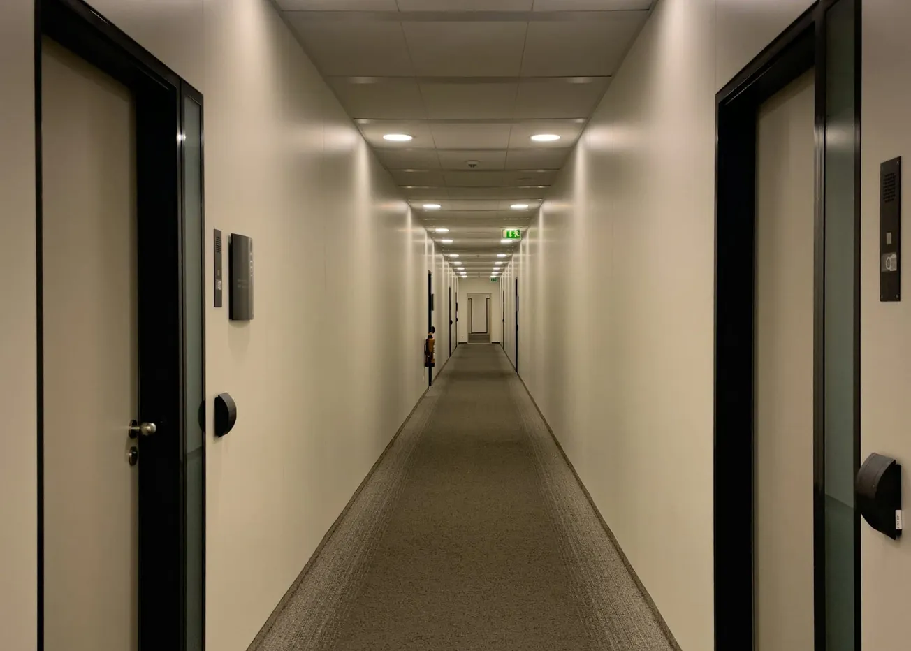 How Digital Creators Can Build Backrooms Horror Videos Using Blender and Post Production Tools