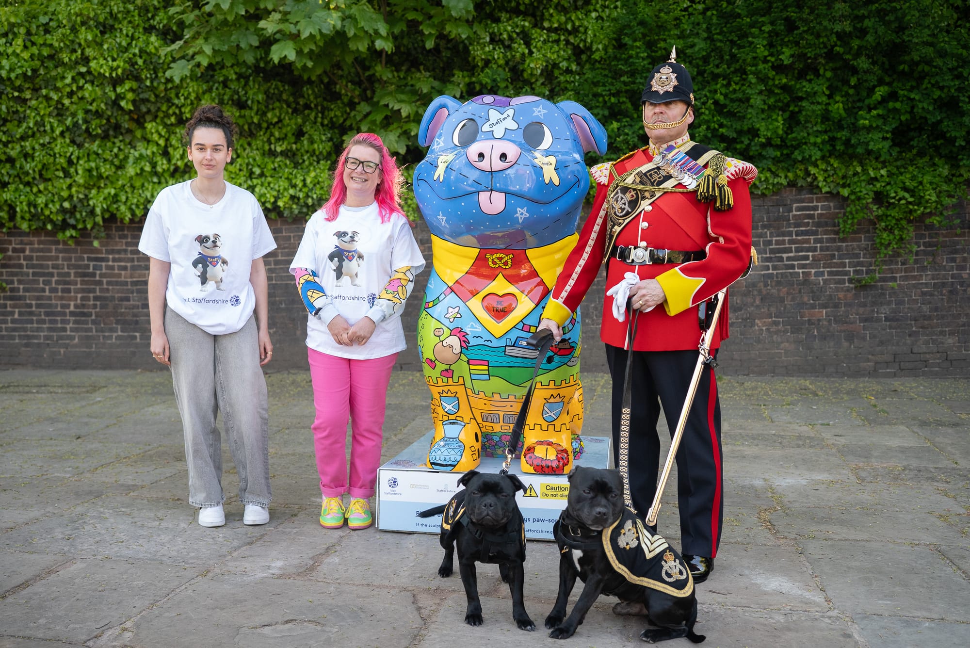 Amy Stokes, Carla Dee, Greg Hedges with pte Watchman VII and Sgt Watchman VI