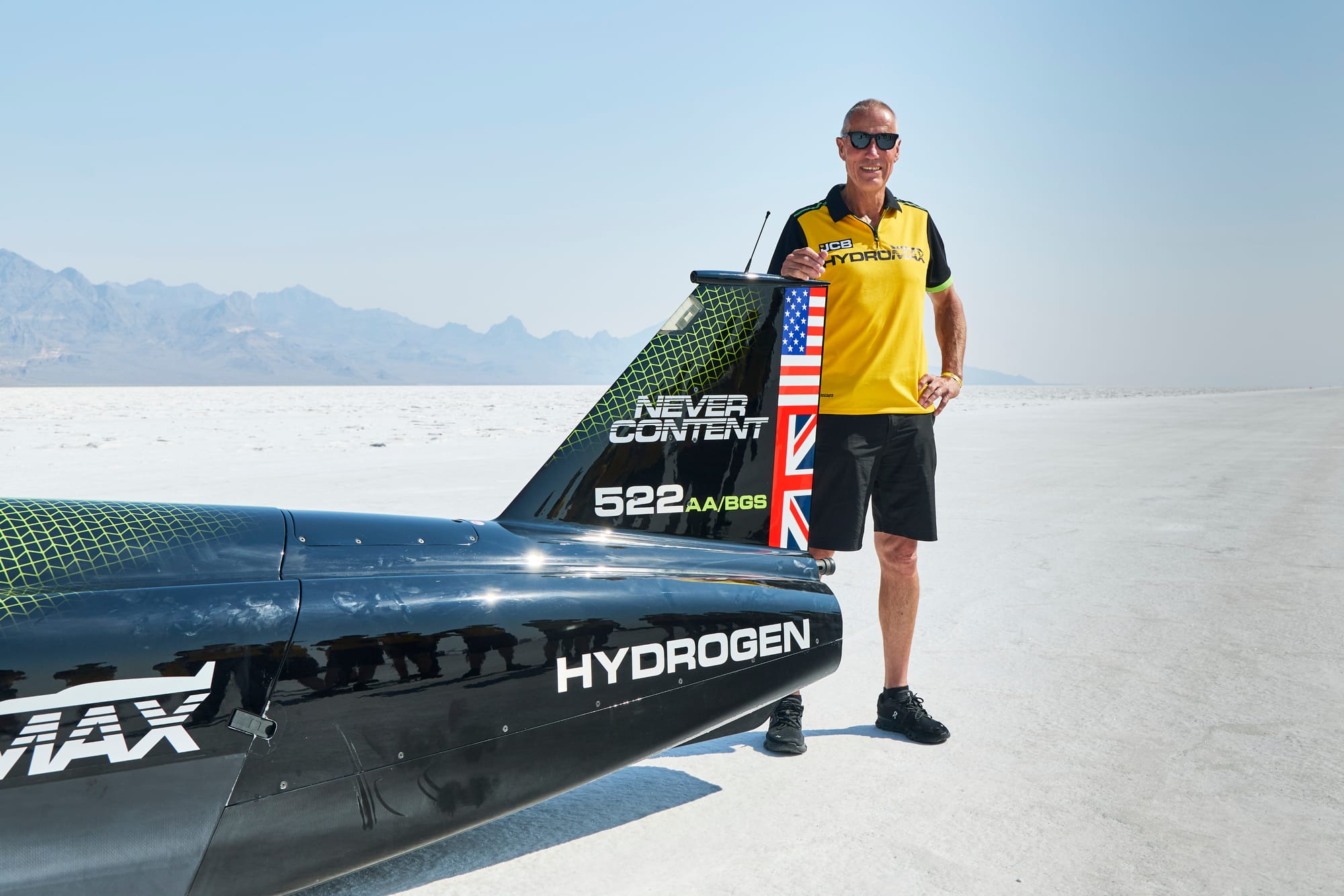 JCB Hydromax Powers To 368.347mph On Road To FIA Record Attempt