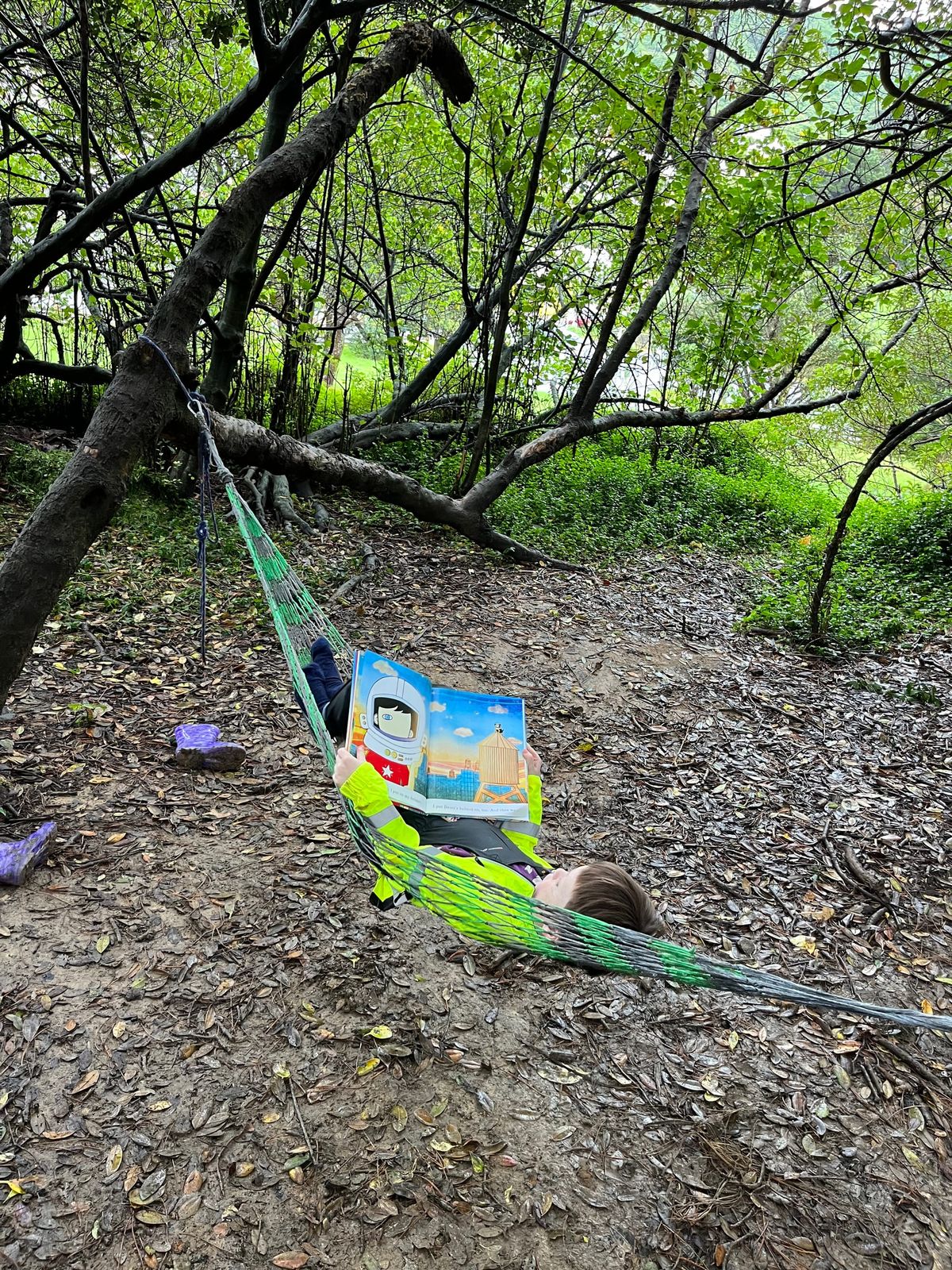 FNC - Gay twins, neighbours and book drops 