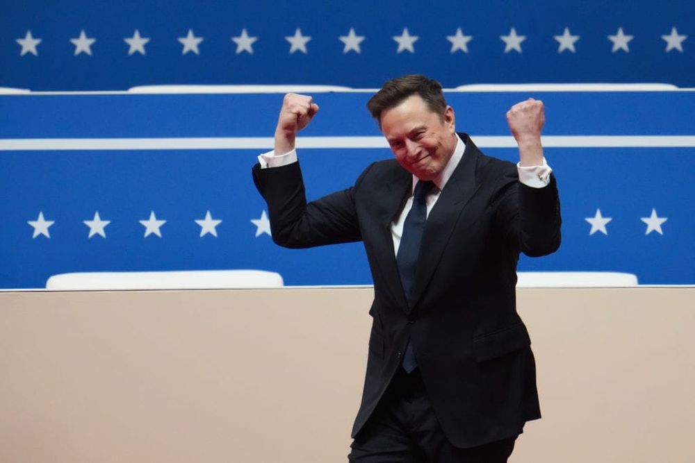 20 People Who Became Wealthy Through U.S. Government Contracts