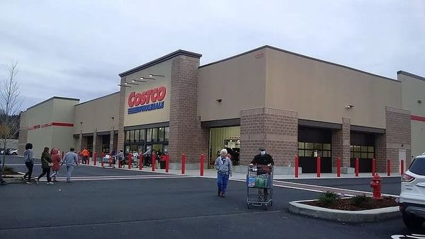 Costco Employee Shot to Death After Pulling a Knife on a Customer With a Gun