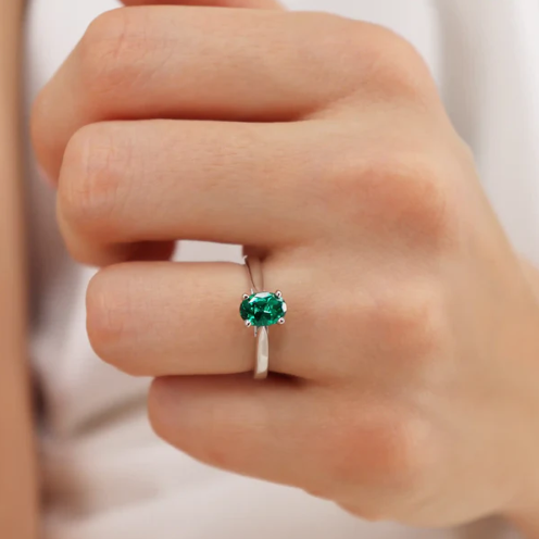 Ethical Sustainable Affordable Lab Grown Diamond and fancy coloured lab grown diamonds and natural diamond Engagement Rings UK