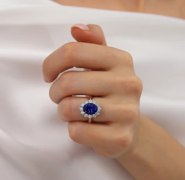 Explore how British couples are designing engagement rings as modern heirlooms — blending heritage, sustainability and emotional legacy.