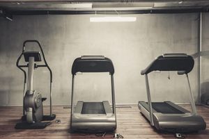 7 Best Electric Treadmills Under 200 for 2022 with Buying Guide