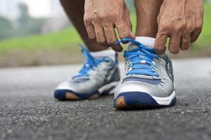 5 Ways How To Stretch Running Shoes for Wide Feet