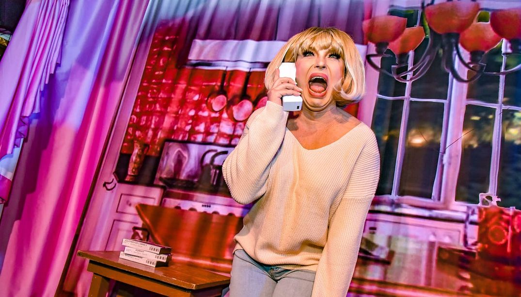 Ring ring … Hello? ‘Sqream’ is a scream at SF Oasis