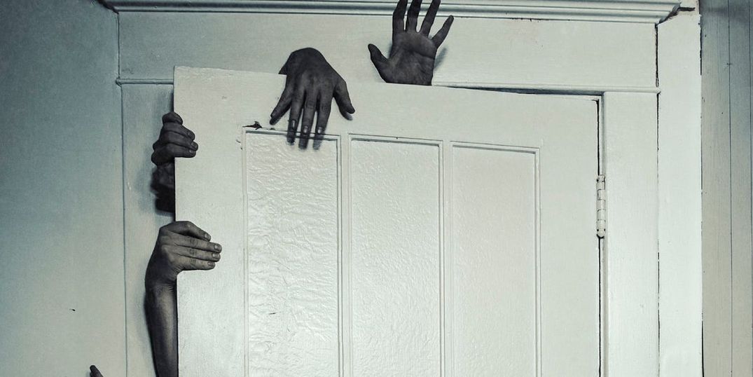 Date Idea: Get Trapped in a Room with a Zombie