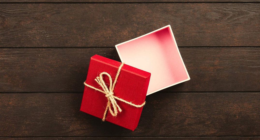 A minimalist’s guide to half-assing Christmas gifts
