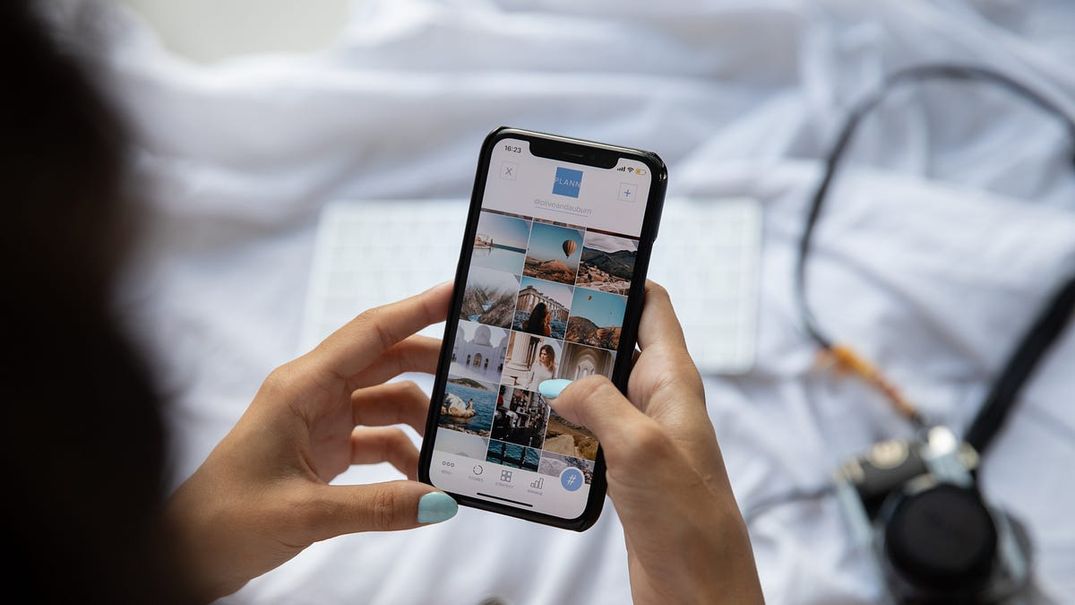 A Super Easy Way to Disrupt Your Phone Addiction