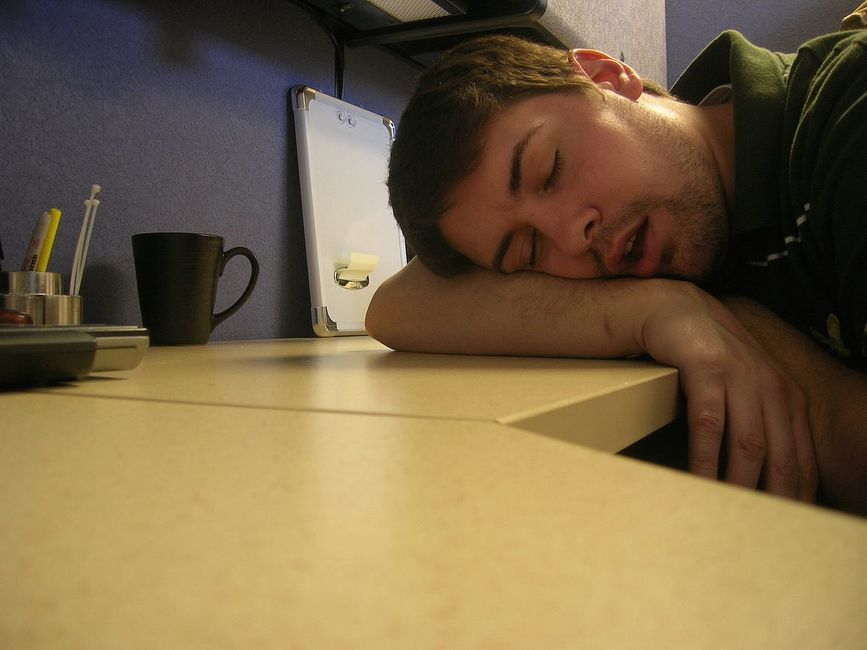 How to Survive a Sunday-Funday Hangover in Your Cube