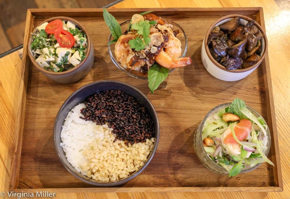 “Hed VeryThai” review: Rare Isaan Thai platters hidden off a FiDi alley