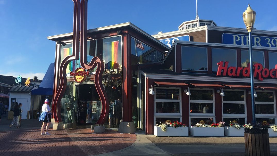 I Ate at SF’s Cheesy Chain Restaurants, and I Think I’m a Tourist Now