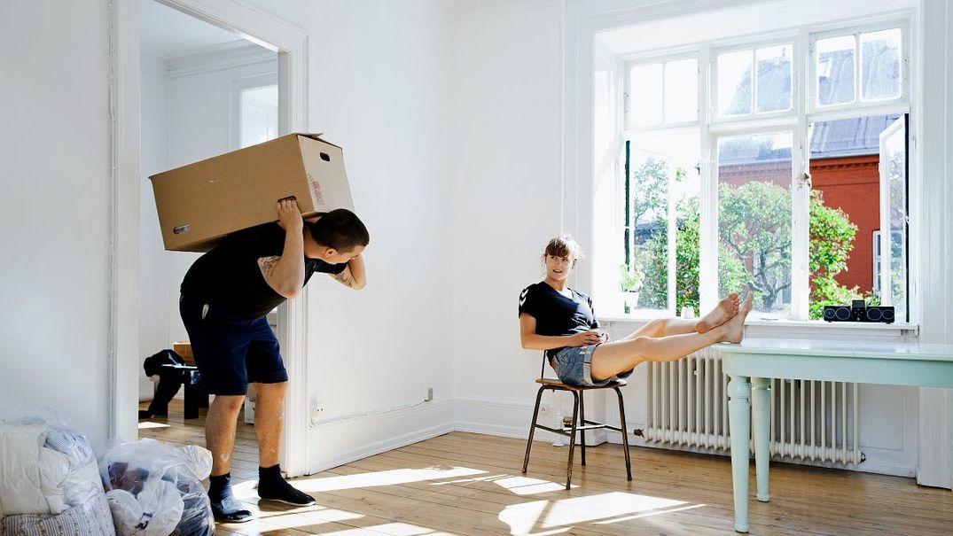 I Hired a Professional Mover — and Hooked Up With Him
