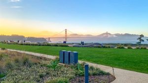 Image of: SF's New 'Golden Gate Dozen' Is a 13-Mile Trail That Bags 12 National Park Sites in a Single Day
