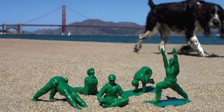 Image of: Photos: Green Army Men Practicing Yoga
