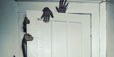 Image of: Date Idea: Get Trapped in a Room with a Zombie