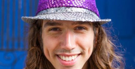 Image of: Of Course This Dude is a Professional Cuddle Therapist