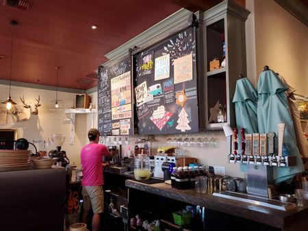 Image of: This East Bay Restaurant Has Big Grandma Energy